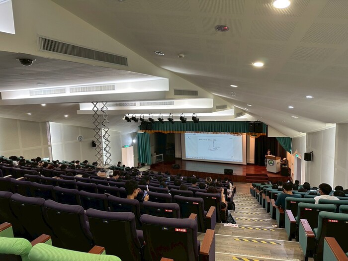 114-1【大學導航】大一新生活~心調適指南 講座圖片