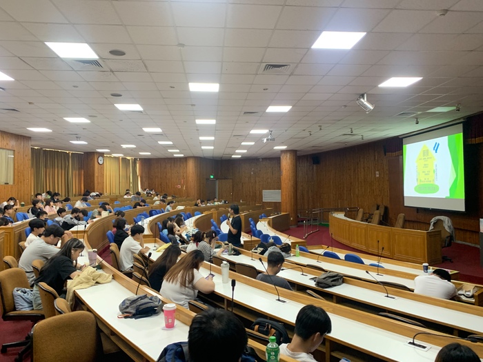 114-1脫單愛情課～在追愛的途中，成為更好的自己  講座圖片