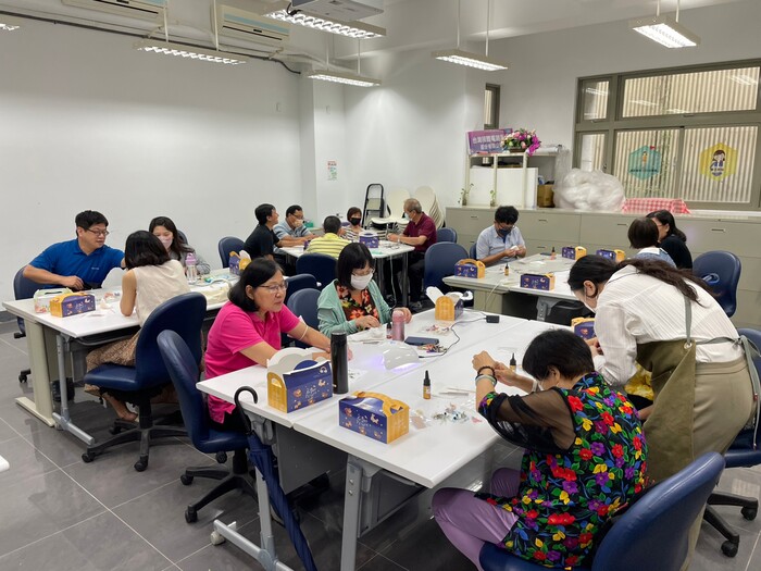 111-2 手工乾燥花小吊飾鑰匙圈工作坊圖片