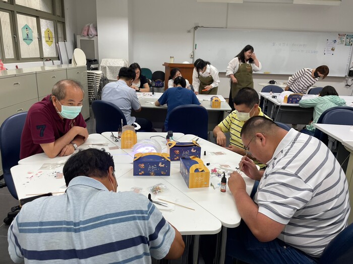 111-2 手工乾燥花小吊飾鑰匙圈工作坊圖片