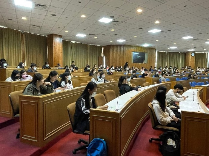 109-2 性騷擾防治-想照不享照圖片