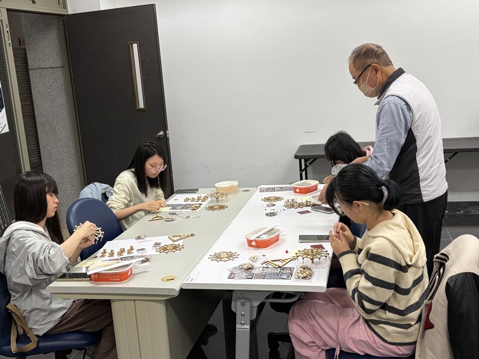 114-1平等更亮--雷射雕刻摩天輪體驗活動圖片