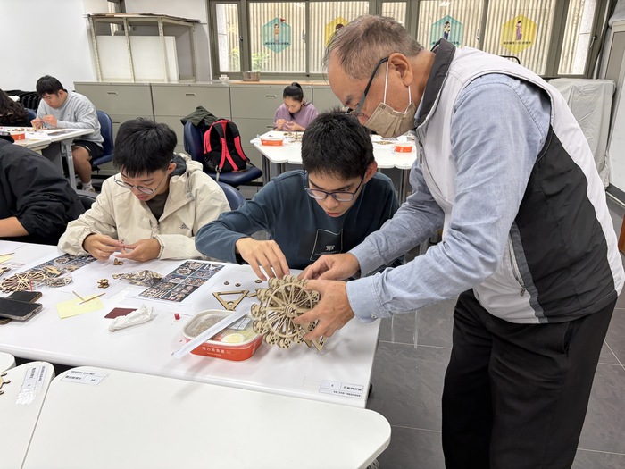 114-1平等更亮--雷射雕刻摩天輪體驗活動圖片