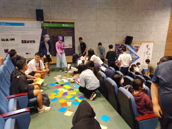 112-1大學導航─恐龍扛狼 你扛的是什麼呢 談新生情緒與壓力圖片